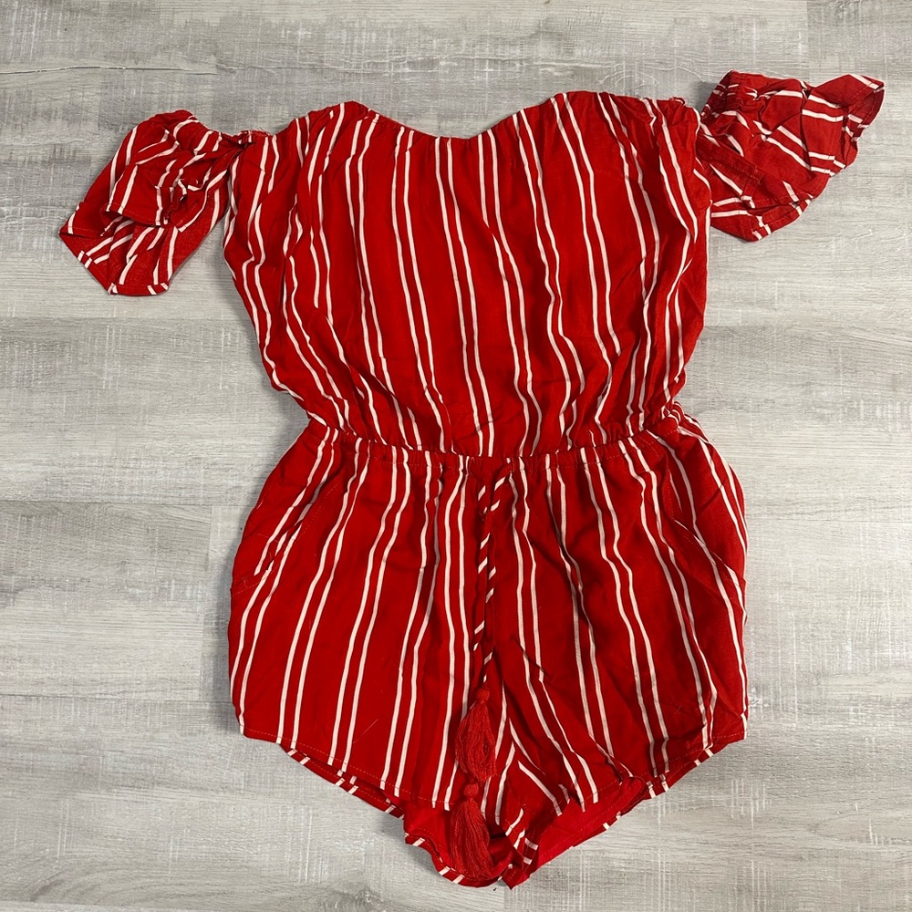 Strapless, off the shoulder